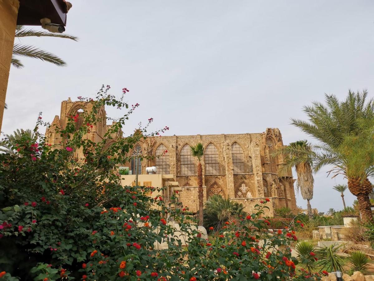 Golden Palms Guest House & Cafe Famagusta  Exterior foto